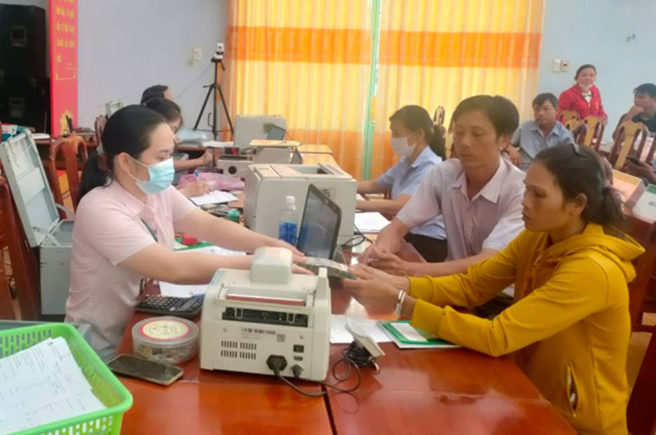 NHCSXH huyện Hớn Quản giao dịch lưu động tại xã Tân Hưng